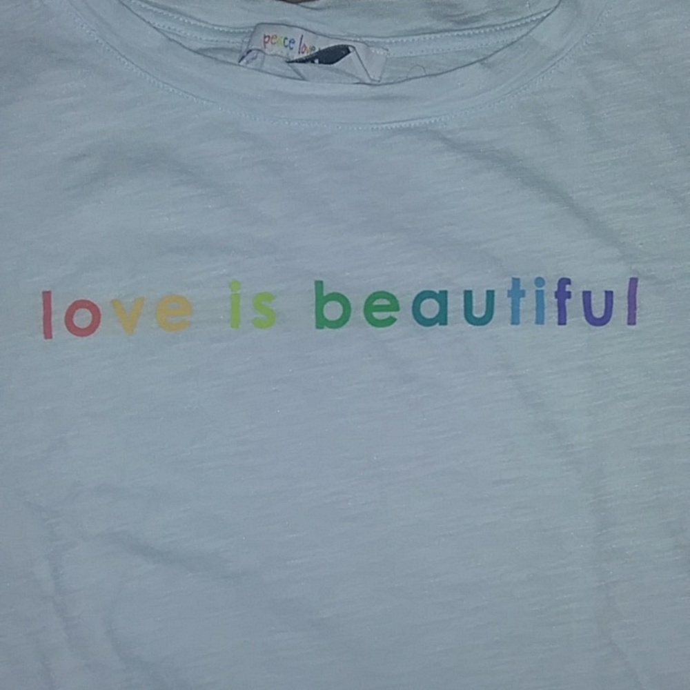 ❤️Peace love world tee❤️